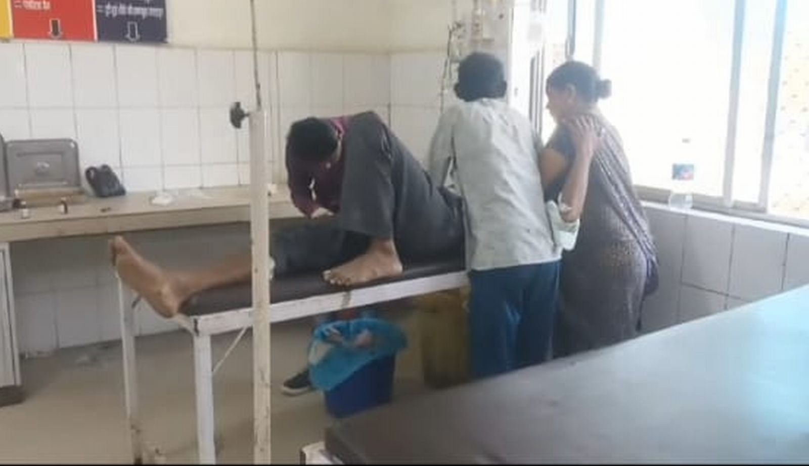 टक्कर मारकर भाग गया रोडवेज बस चालक....महिला की मौत