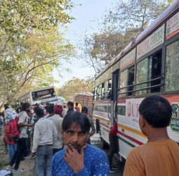 असरासी के नजदीक भिड़ गईं दो बसें, कई घायल