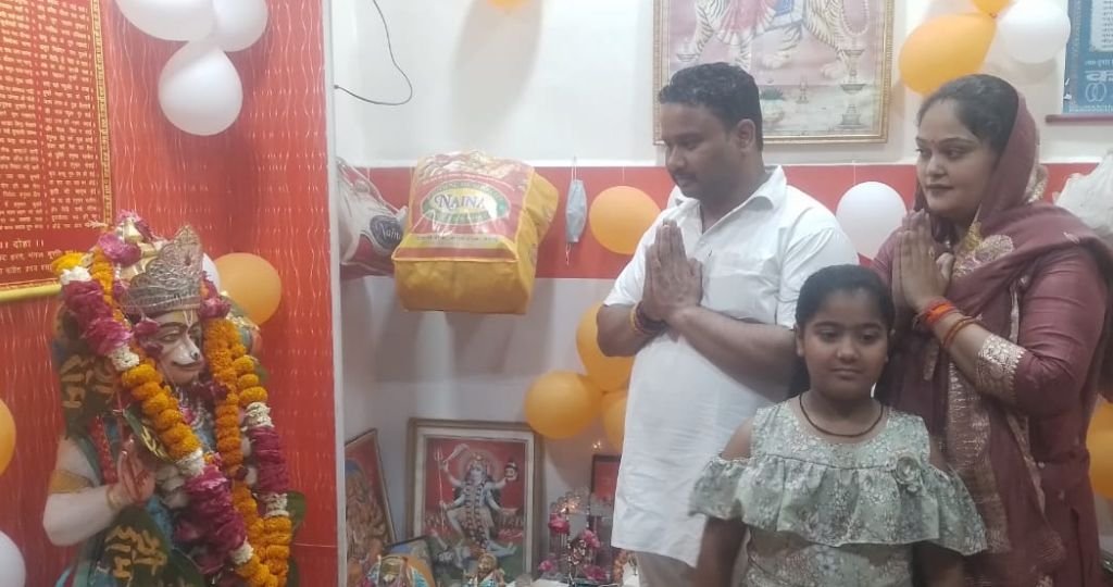 लिंगेश्वर नाथ महादेव मंदिर पर मनाया हनुमान जन्मोत्सव, लगाया 56 भोग