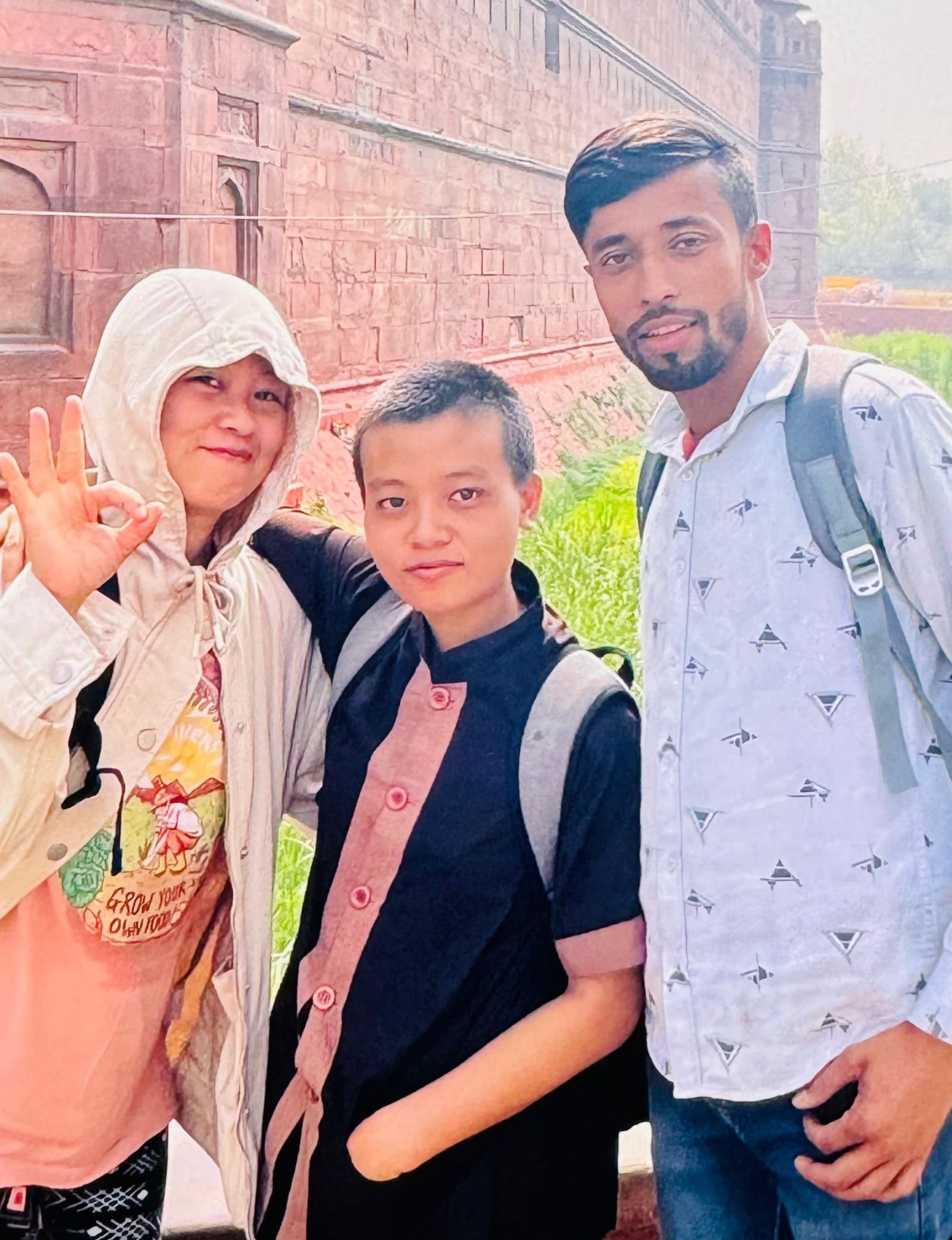 गाइड बनकर महिला पर्यटकों का सामान करता था चोरी...पुलिस ने धरा तो बताया सच