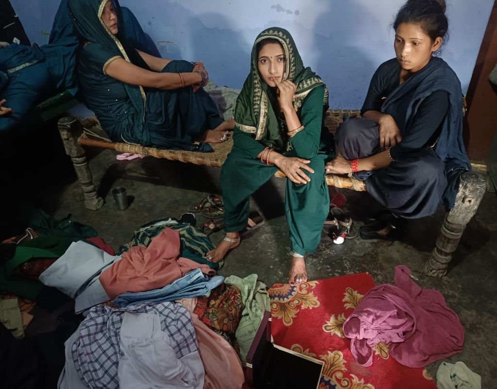 बिसौली में लाखों की डकैती...महिला के हाथ बांधकर मुंह में ठूंस दिया कपड़ा