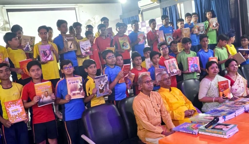 जीवन में नैतिक शिक्षा का विकास करता है ऋषि का सद्साहित्य