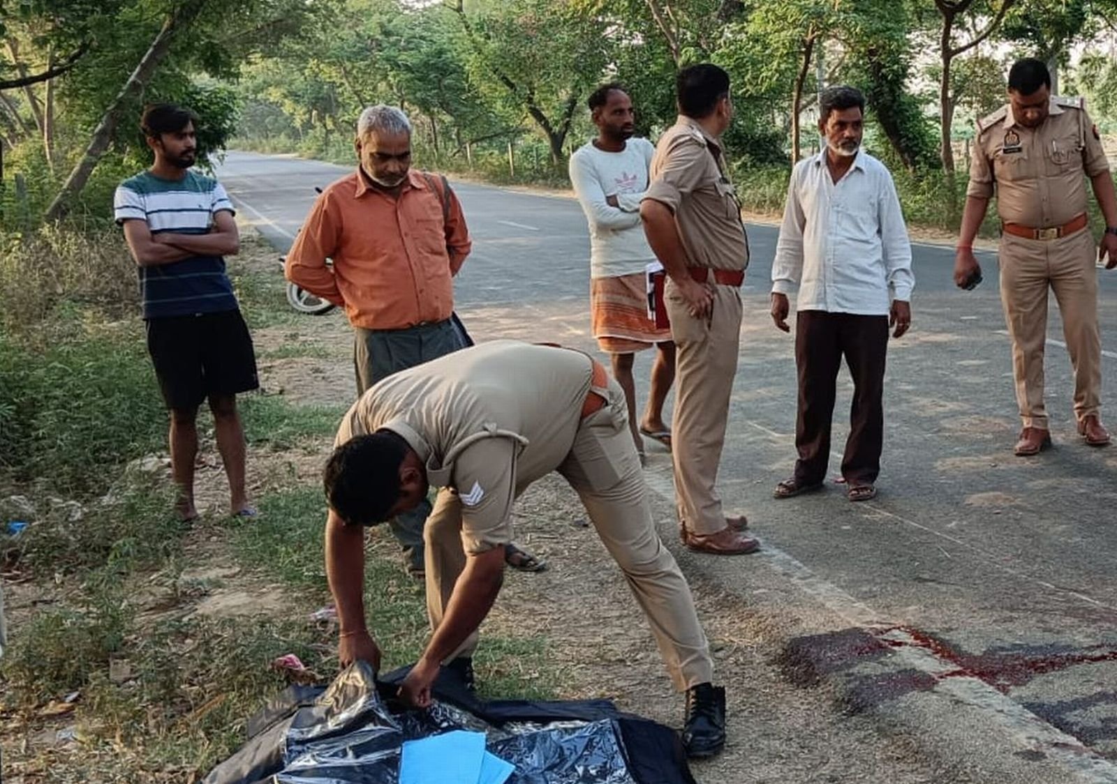 हाईवे पर पड़ी मिली लाश...बुरी तरह कुचला था सिर