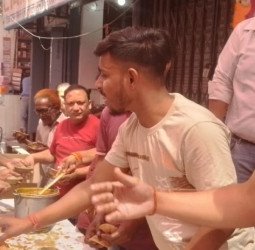 84 घंटा हनुमान मंदिर पर मना बालाजी जन्मोत्सव, कार्यक्रमों संग भंडारे का आयोजन