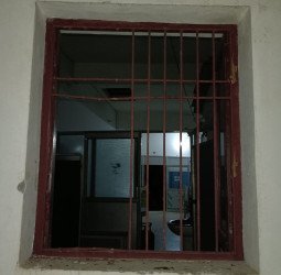 नल का हत्थे से तोड़ दीं सरियां.....कुछ जगह चोरी, कुछ जगह प्रयास