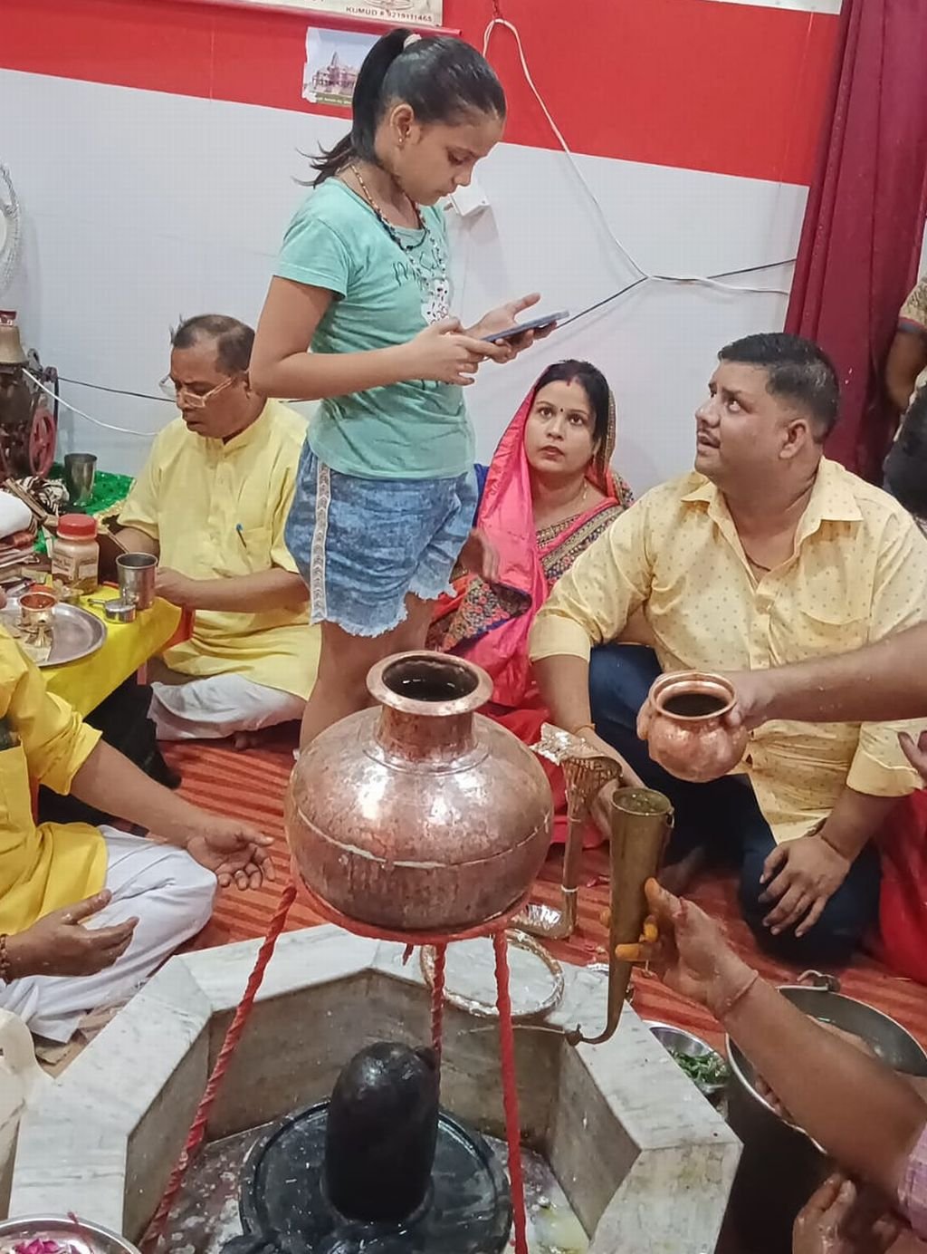 लिंगेश्वर नाथ महादेव मंदिर पर हुआ घट विसर्जन