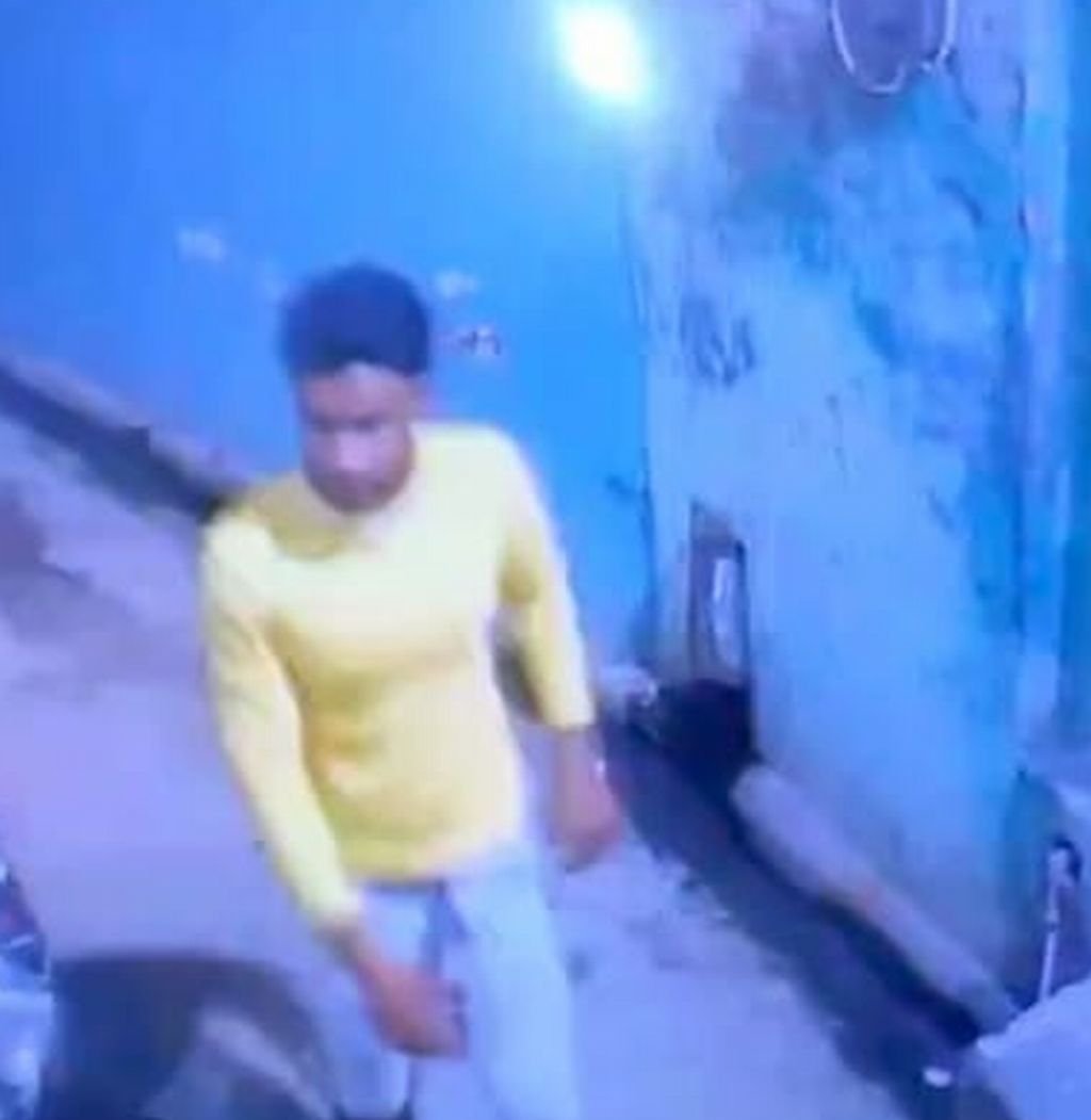 'जो कुछ है निकाल, नहीं तो लड़की को मार दूंगा' ...चाकू दिखाकर जेवर लूट ले गया बदमाश