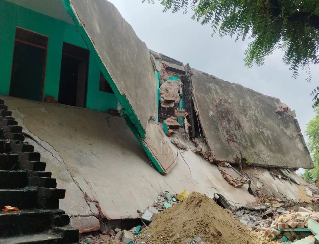 भरभराकर गिर गया पक्के मकान का लिंटर...एक ही परिवार की तीन महिलाओं की दबकर मौत