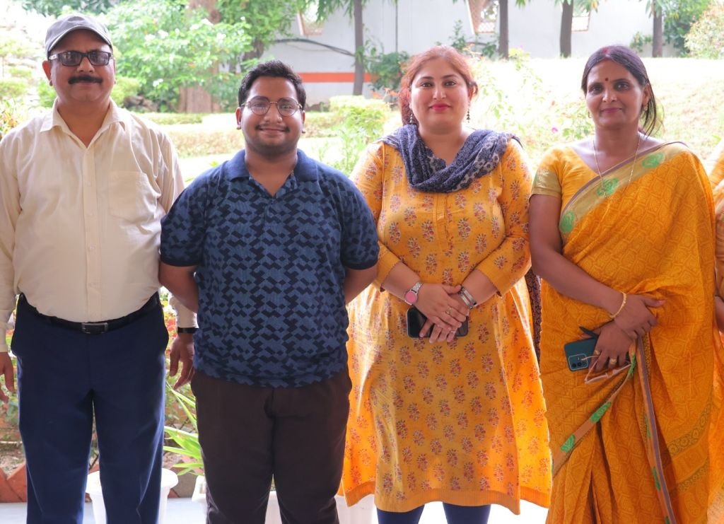 मदर एथीना स्कूल के गर्वित आईआईटी मद्रास में चयनित