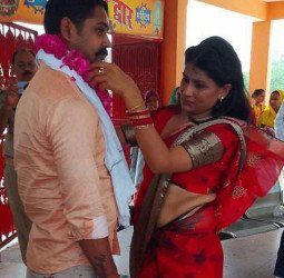 खाकी की शादी में खाकी 'बराती'...पहले अफेयर, रेप का आरोप, फिर मंदिर में शादी