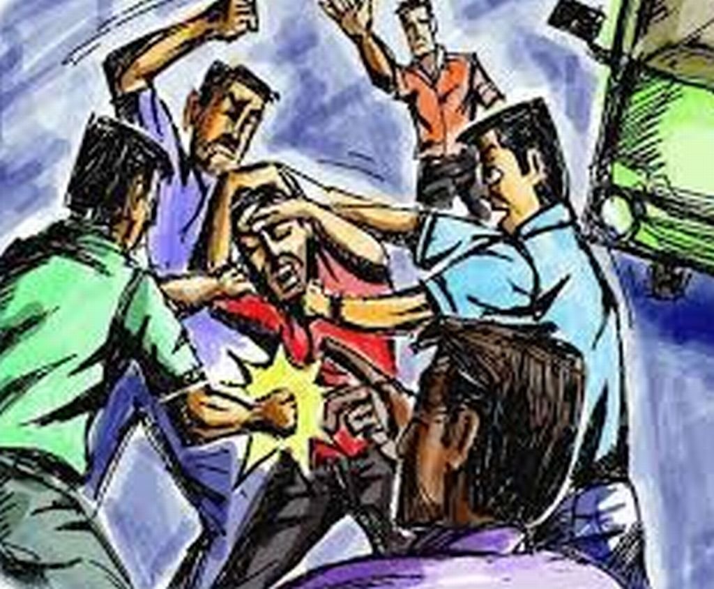 खबर का असरः घर में घुसकर ताला तोड़ने और मारपीट करने वालों पर रिपोर्ट