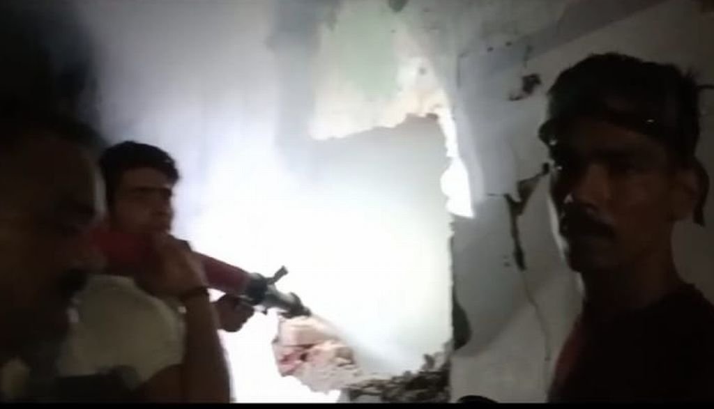 भोलाधाम के रसोईघर से उठीं लपटें तो मच गई अफरातफरी, लाखों का नुकसान