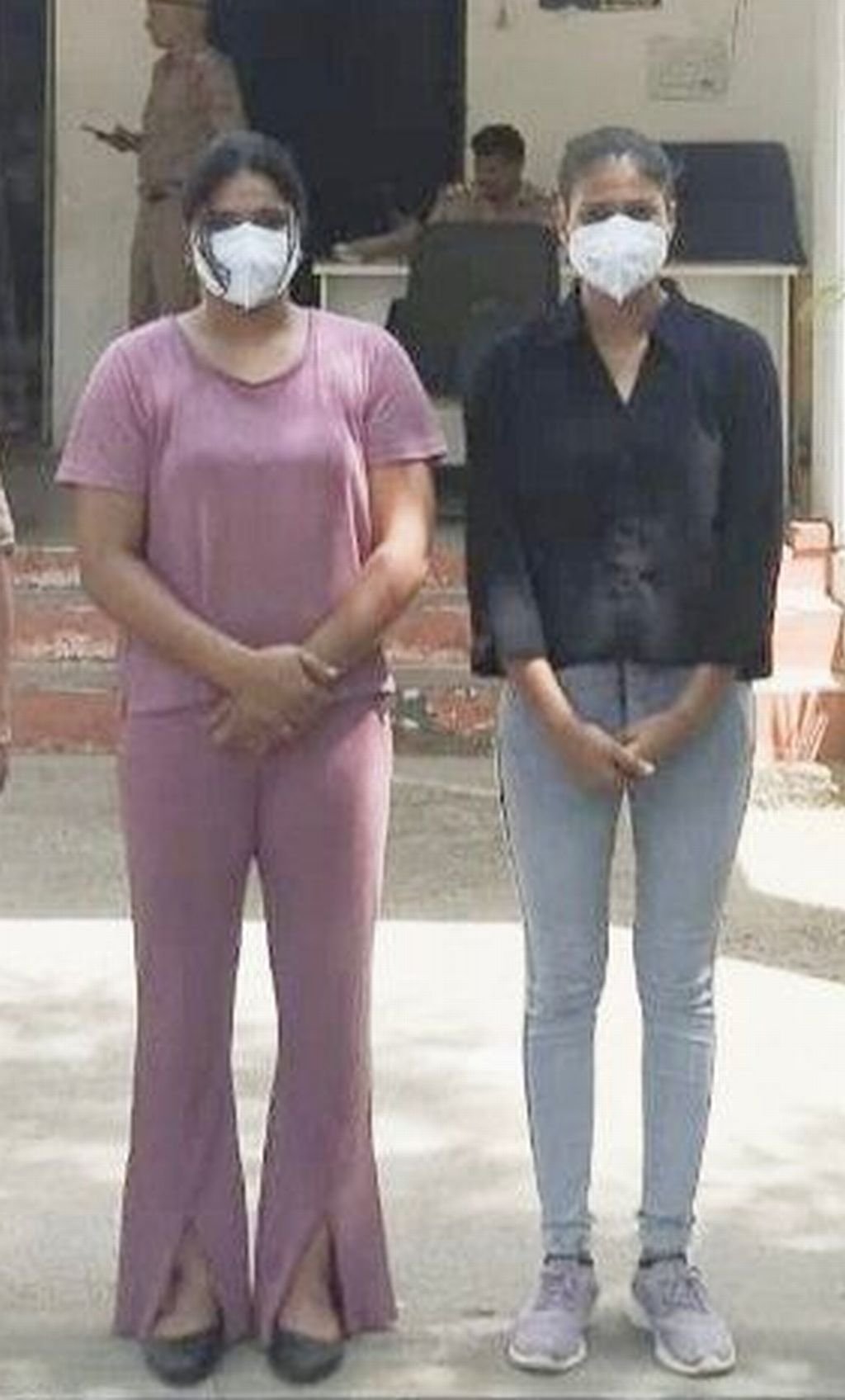 पहले कॉल, फिर कमरे में अकेले 'मुलाकात' का लालच....युवक को फंसाया, पर खुद फंसे