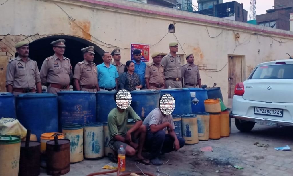 80 रुपये लीटर मिलावटी पेट्रोल-डीजल बेचकर करते थे मोटी कमाई...पकड़े गए तो बोले-'गलती हो गई'