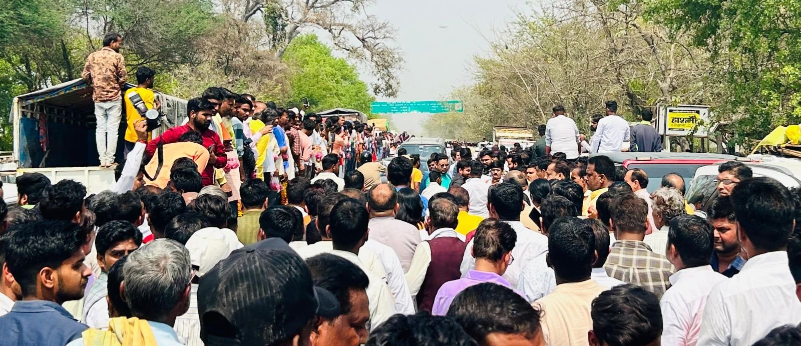 भाजपा प्रत्याशी का रोड शो...घंटो का जाम बना जनता की मुसीबत