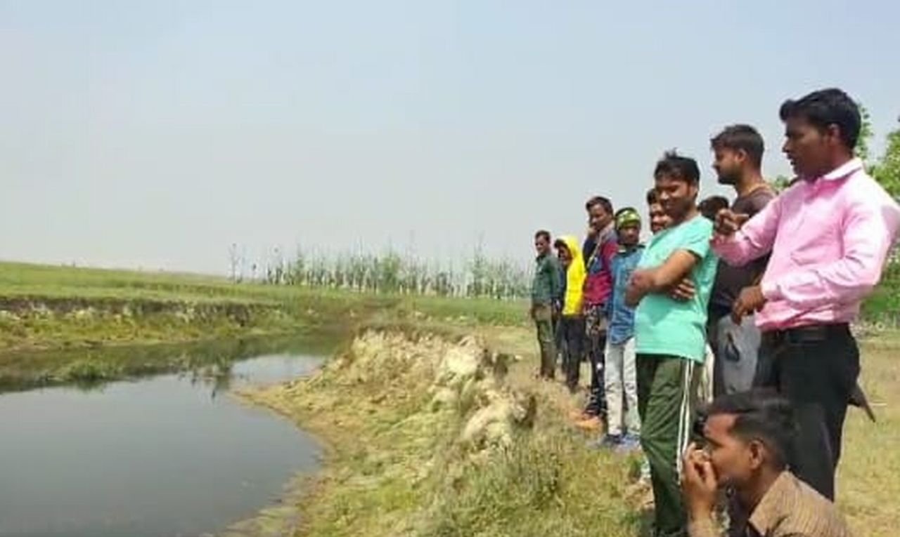 बुजुर्ग के शव के पास बैठा था मगरमच्छ, खींचकर ले गया था नदी में