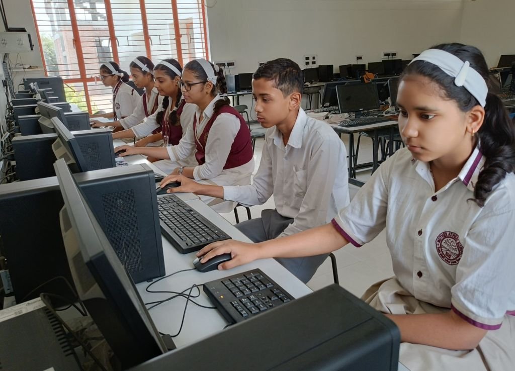 मदर एथीना स्कूल में ‘साइंस चैलेंज’ की दूसरे चरण की प्रतियोगिता का आयोजन