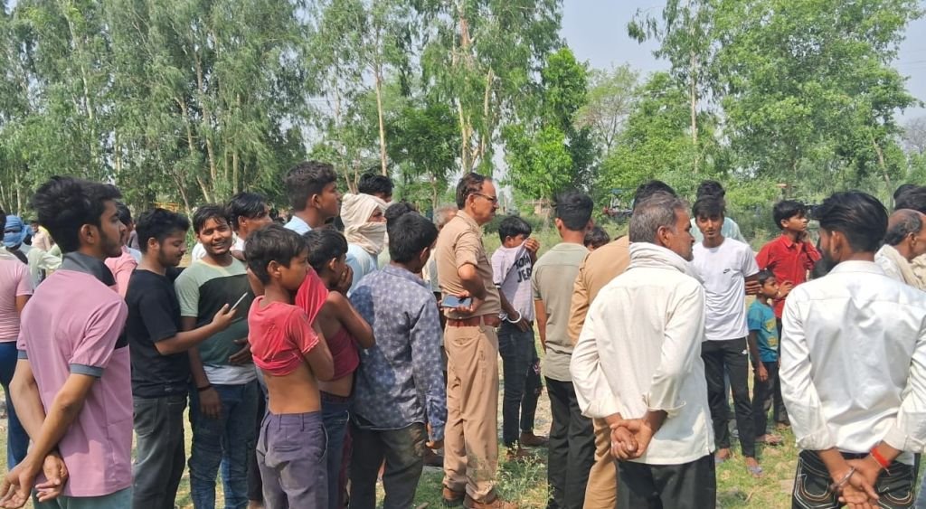 कॉलेज के बाहर फैली बदबू तो खुला राज...लोग अंदर गए तो उड़ गए होश