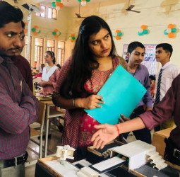 वायु प्रदूषक नियंत्रक बनाकर विजय रहे प्रथम, अली ने बनाया रेलवे ट्रैक सिक्योरिटी सिस्टम