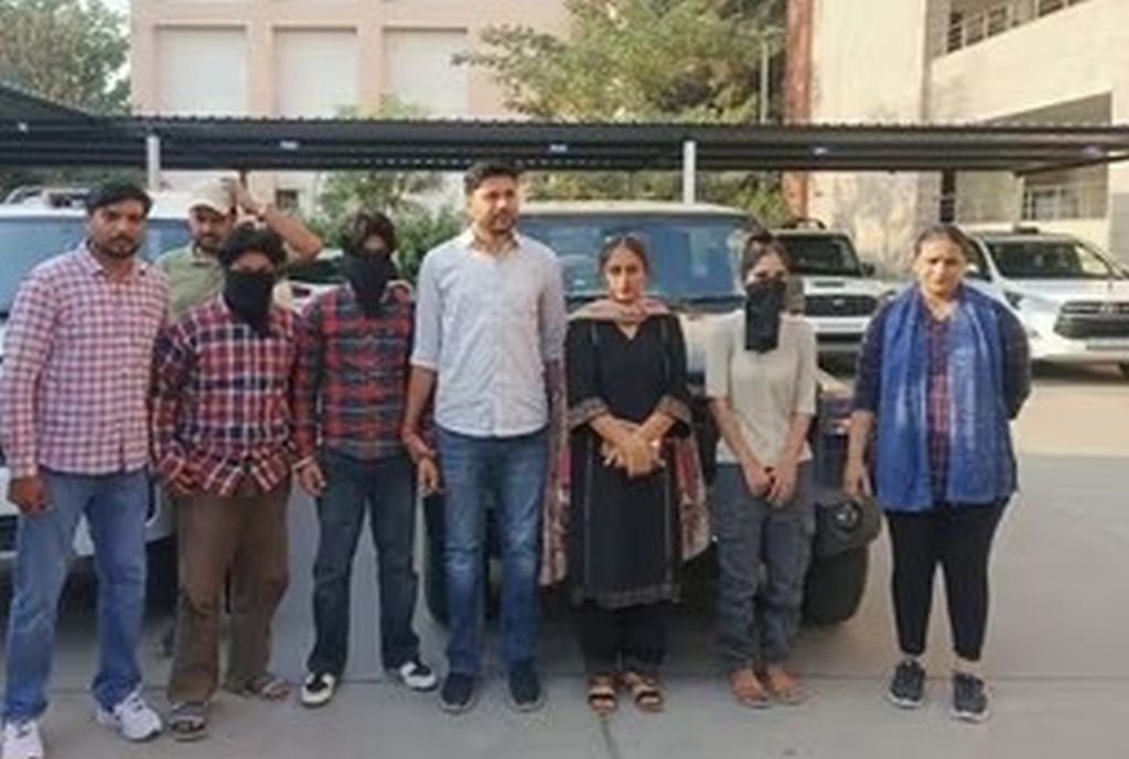 'से*स करोगे मेरे साथ'...कहकर सुनसान जगह ले जाती थी हसीना, फिर मिलकर लूट लेता था गैंग