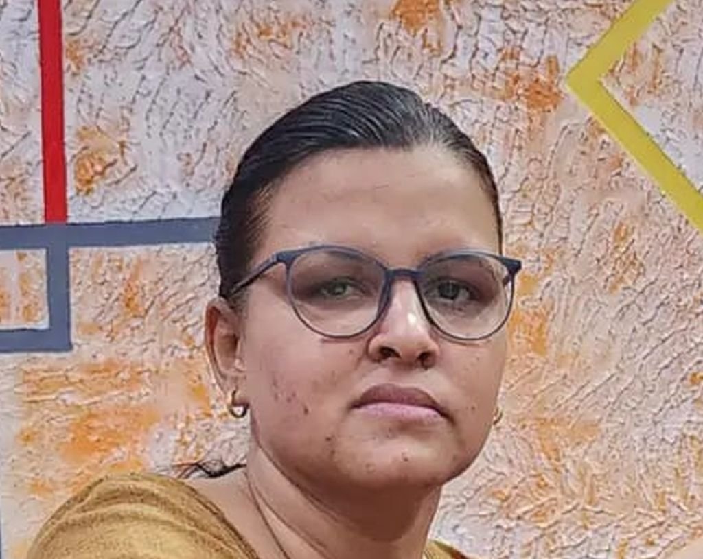 ' किसी ने जेवर छीन लिए तो क्या'...खुद को पुलिस वाला बताकर उतरवाए जेवर और फिर रफूचक्कर