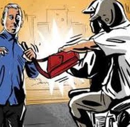 मेडिकल कॉलेज के कर्मचारी से मारपीट और लूटपाट, पुलिस बोली...'पता नहीं'