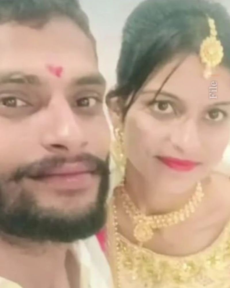 दो साल पहले की लव मैरिज...अब चाकू से गोदकर पत्नी की हत्या कर डाली