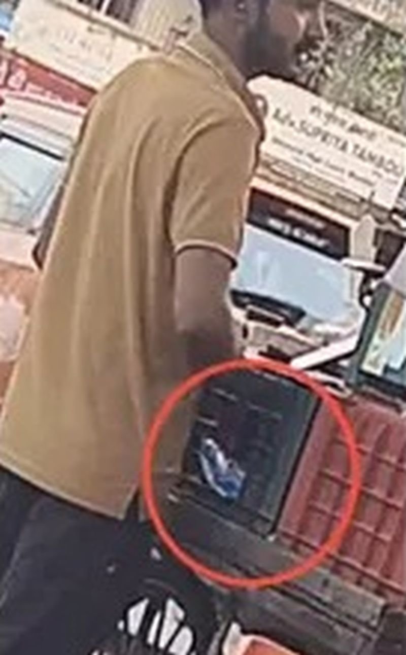 छी...! थैली में पेशाब करने के बाद बेचता रहा फल, वीडियो वायरल हुआ तो...