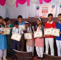 कला में ज्योति और निबंध प्रतियोगिता में अर्जित ने बाजी मारी