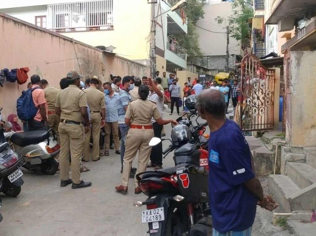 घर से आ रही थी बदबू...फ्रिज में देखा तो रखे थे महिला की लाश के 32 टुकड़े