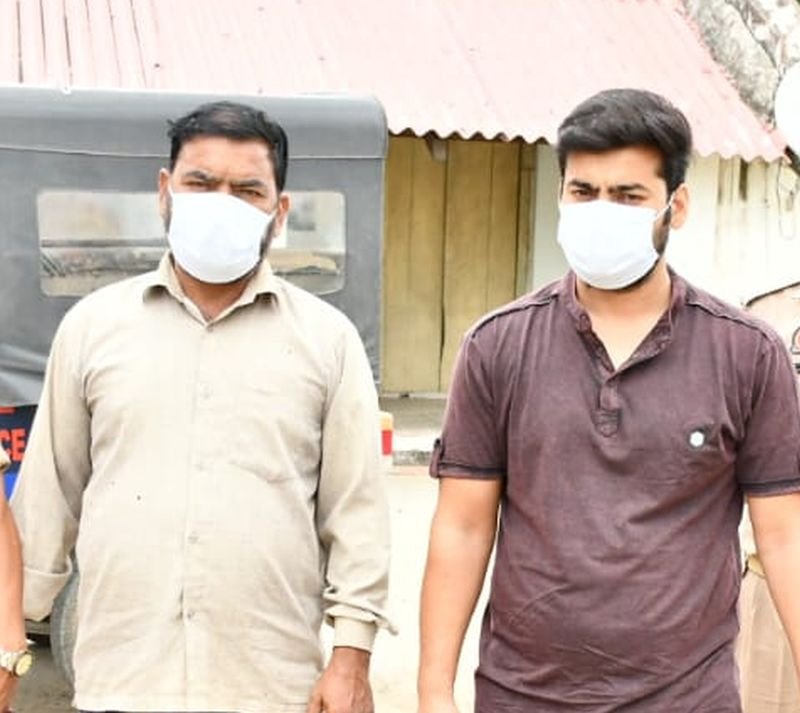 बाप-बेटा घर में बनाते थे स्मैक, पुलिस ने सवा करोड़ की स्मैक के साथ धरे
