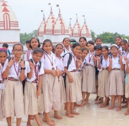 मदर एथीना स्कूल के बच्चों ने देखा रामनगर स्थित अहिच्छत्र किला