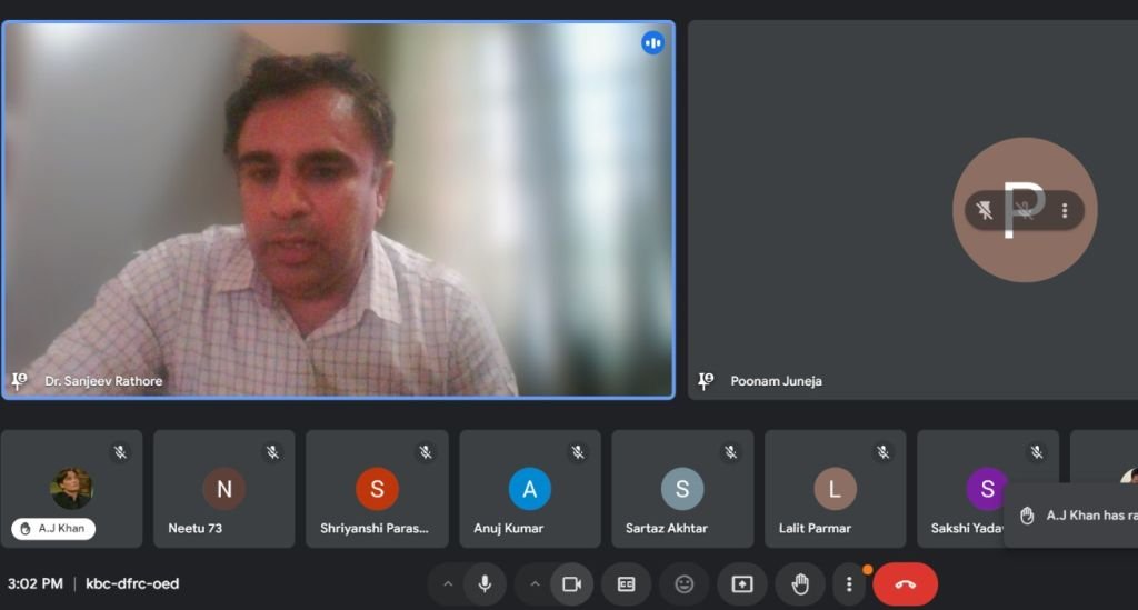 'वेवलेंथ बाई न्यूटन्स रिंग्स' का प्रयोग कर विद्यार्थियों को समझाई कार्यविधि