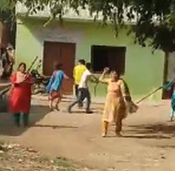 पुरानी खुन्नसः आधा घंटे तक पथराव-फायरिंग, डर से घरों में दुबक गए लोग