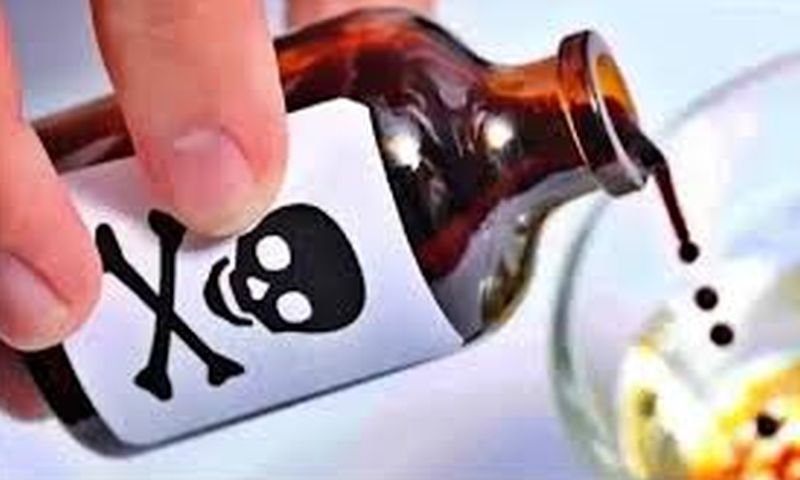 जहर से आठ साल के बच्चे की कैसे हुई मौत...ताऊ ने मारा या मां ने खुद ही उजाड़ दी अपनी गोद