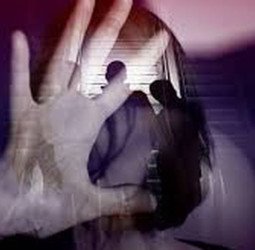 छह साल के बच्चे के कपड़े उतारे फिर प्राइवेट पार्ट दांत से काट डाला