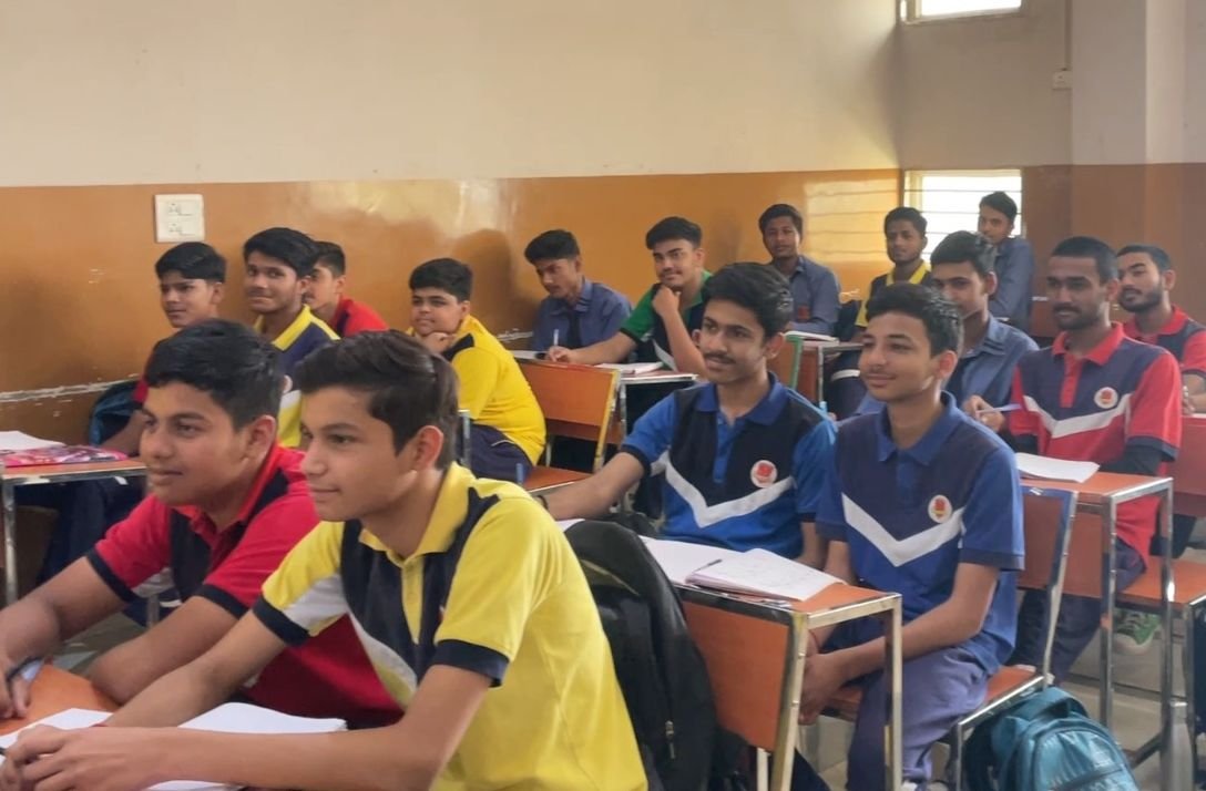 एचपी इंटरनेशनल स्कूल में कक्षा-नौ में पढ़ाई जाएगी एआई