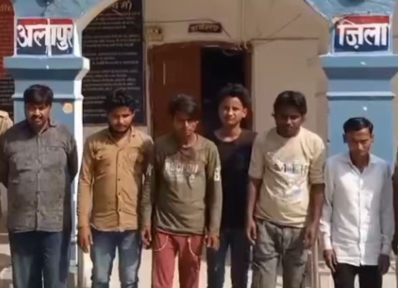 ट्रैक्टर को नहीं दी साइड, कहने पर की थी मारपीट, पुलिस ने छह को किया गिरफ्तार