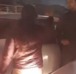 वीडियोः ये महिला दरोगा तो बड़ी खतरनाक! जाम में फंसी तो बोली...'होश में रह, मुंह में मूत दूंगी'