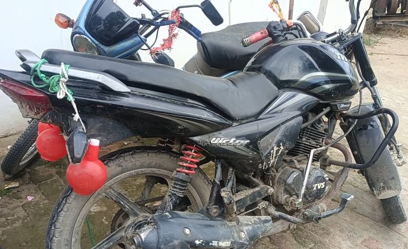 बदायूं के इस स्कूल की बस ने कांवड़ियों को मारी टक्कर, तीन घायल