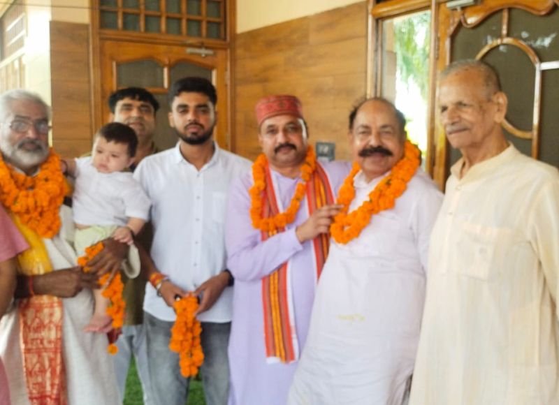 संत जोगासिंह स्मारक स्थल पर पहुंचे पूर्व राज्यमंत्री, माथा टेका