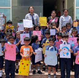 एचपी इंटरनेशनल स्कूल के बच्चे बोले- ‘Say No To Plastic, Save Earth’