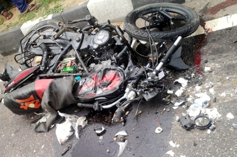 हादसाः आमने सामने से भिड़ीं दो बाइक, चार की मौत, एक घायल