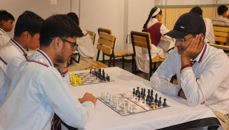 बच्चों ने खेला दिमाग का गेम, मदर एथीना स्कूल में शतरंज प्रतियोगिता का आयोजन