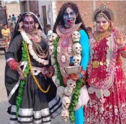 मूर्तियों की प्राण प्रतिष्ठा से पहले निकाली भव्य शोभायात्रा, रविवार को होगा भंडारा