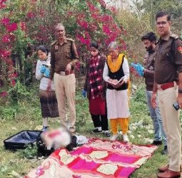 'लव, सेक्स और धोखा' ...ब्लैकमेल से आजिज आकर मोबाइल चार्जर के तार से घोंट दिया गला