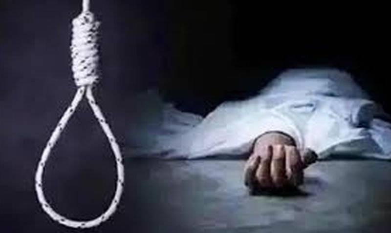 फंदे से लटका मिला विवाहिता का शव, घरेलू कलह में जान जाने की आशंका