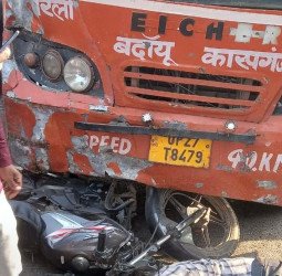 बस की टक्कर से बाइक सवार बुजुर्ग की मौत, 20 मीटर तक घिसटता गया शव