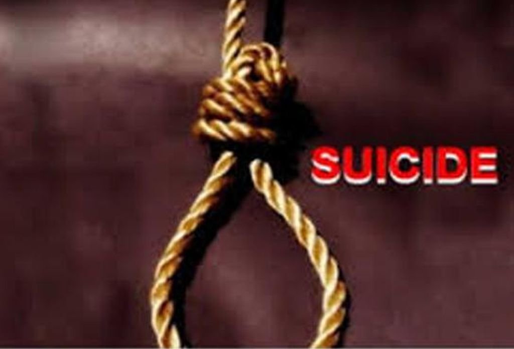 कमरे में अकेला रहता था युवक, सुबह को फांसी पर लटकी मिली लाश