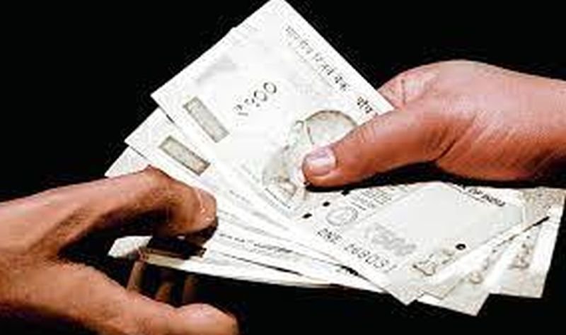 बदायूं में पकड़ा गया रिश्वतखोर लेखपाल, किसान से मांगे थे दस हजार, एंटीकरप्शन टीम ने धरा